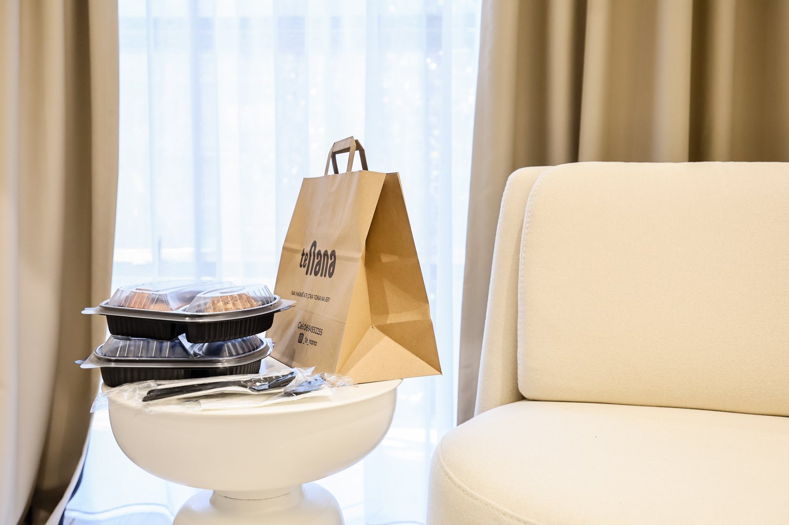 À la carte breakfast served in the room