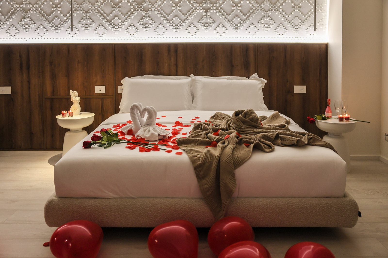 Romantic twin setup