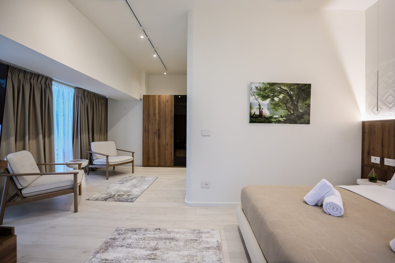Panoramic suite