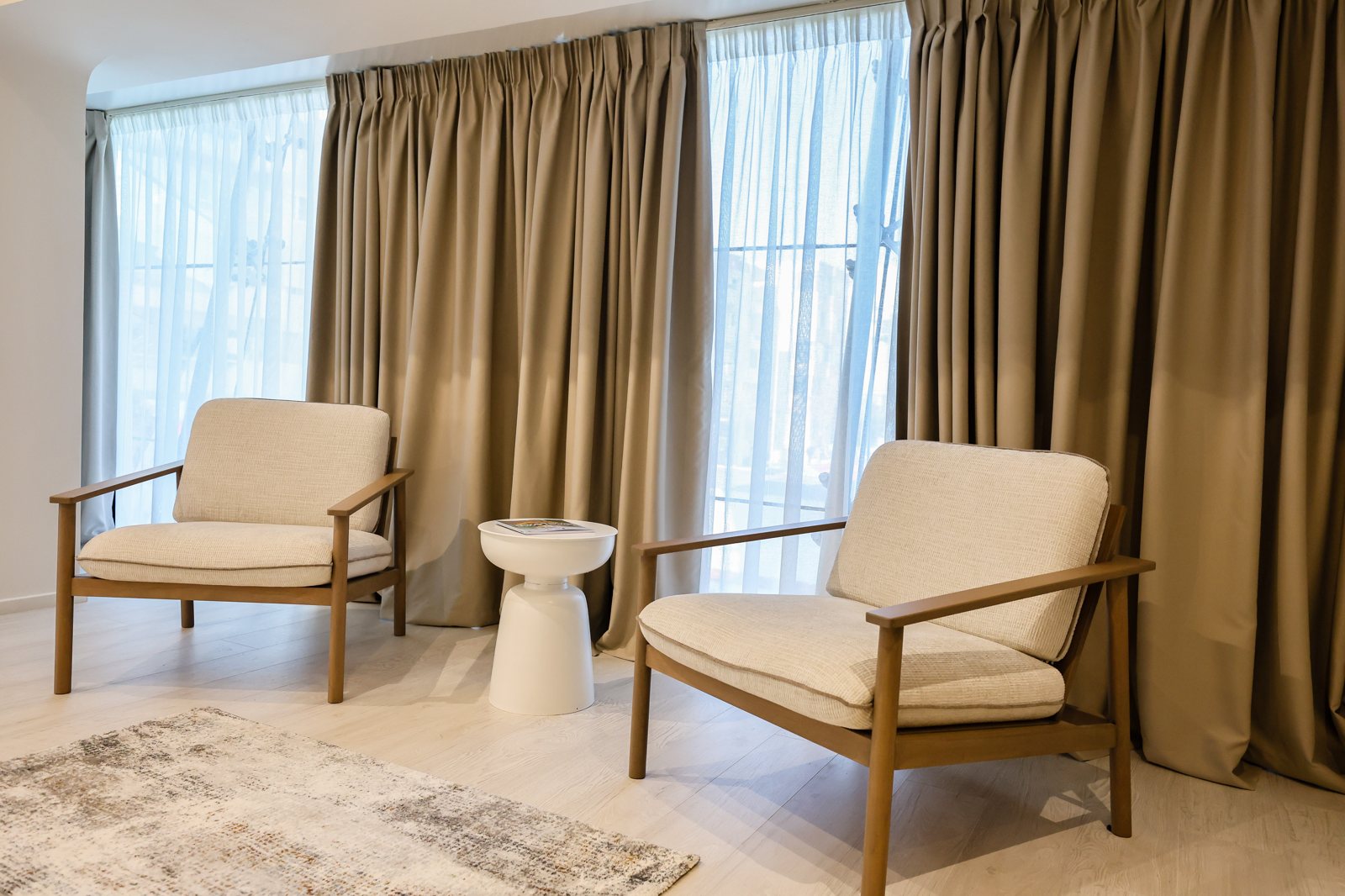 Suite lounge